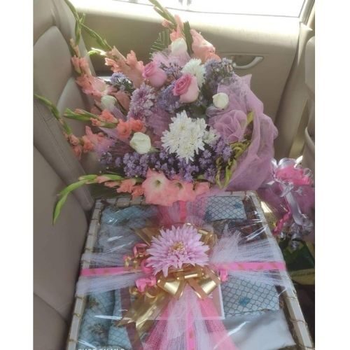 Special bouquet with gift wrapping