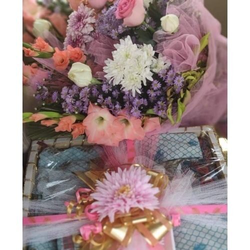 Special bouquet with gift wrapping