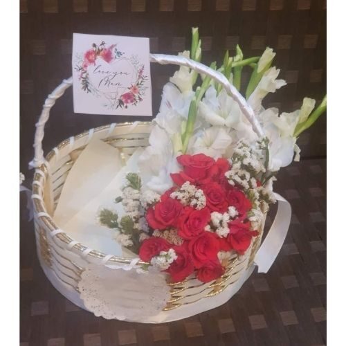 Floral basket with real roses & gladiolus