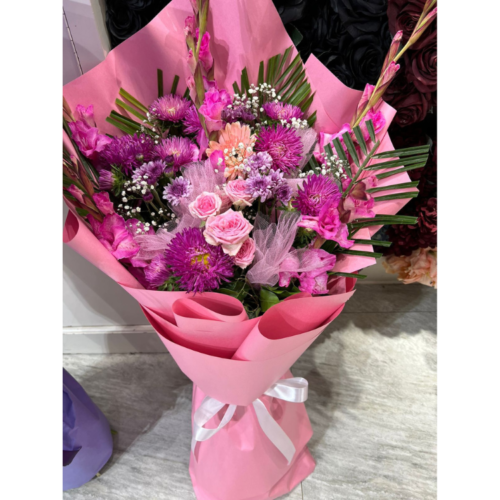 Flowers bouquet with card & delivery (Lahore Only)